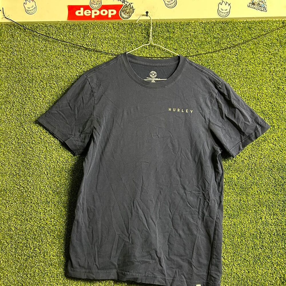 Hurley Men's Navy and Blue T-shirt